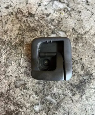 Engine bonnet (hood) release handle