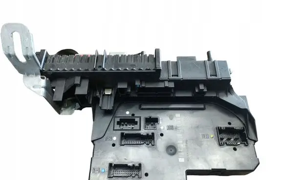 Mercedes-Benz C W204 SAM control unit A2049060505