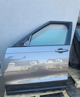 Land Rover Discovery 5 Front door