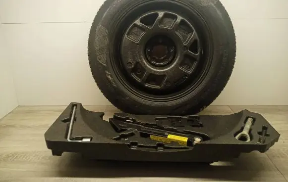 Mercedes-Benz ML W164 R18 spare wheel 