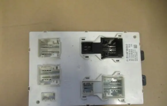 Mercedes-Benz Vito Viano W447 Fuse module A4479000607