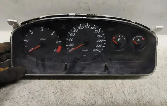 Nissan Primera Speedometer (instrument cluster) 88458015
