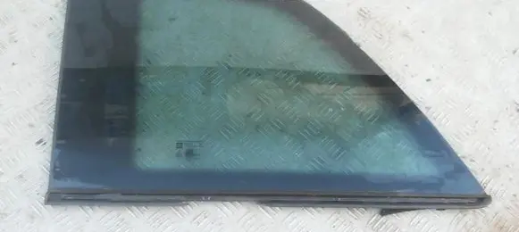 Opel Zafira B Rear side window