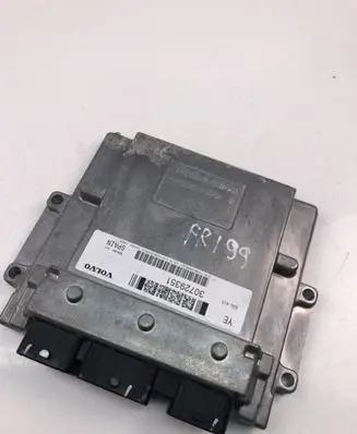 Volvo V70 Engine control unit/module 30729351