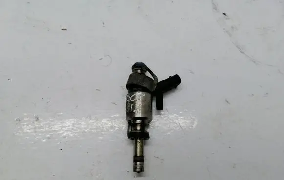 Skoda Octavia Mk3 (5E) Fuel injector 06L906036C