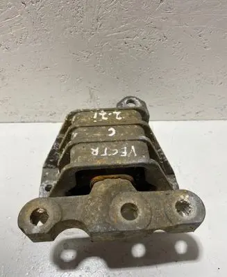 Opel Vectra C Engine mount bracket V04655