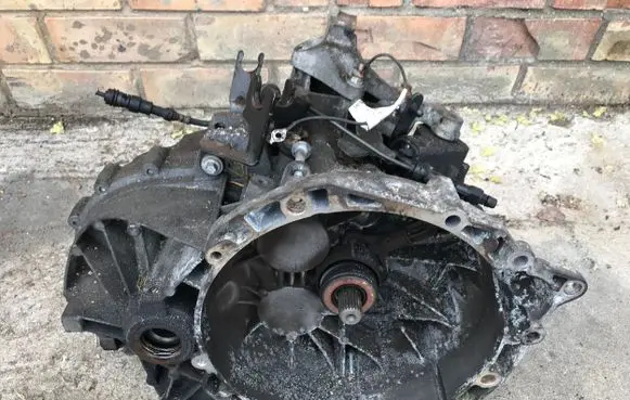 Ford Kuga I Manual 5 speed gearbox 8V4R7002AE