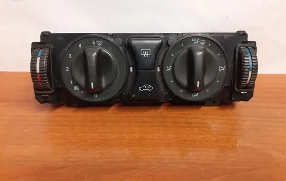 Mercedes-Benz E W210 Interior fan control switch 9543 2108300185