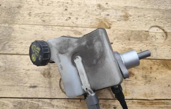 Mazda 3 II Master brake cylinder 251522811J2C