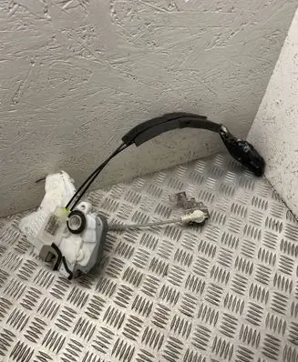 Honda CR-V Front door lock 72111SWAE1