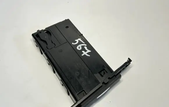 Cup holder front