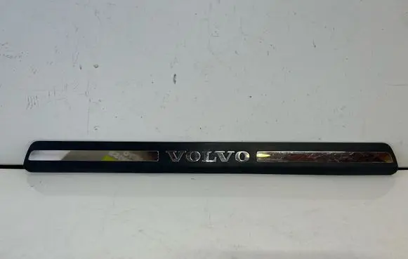 Volvo V70 Front sill trim cover 8659960