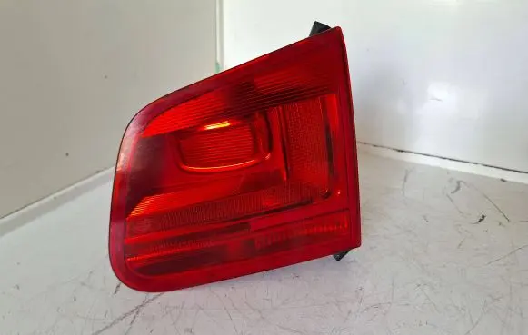 Volkswagen Tiguan Tailgate rear/tail lights 5N0945094G 1120150318