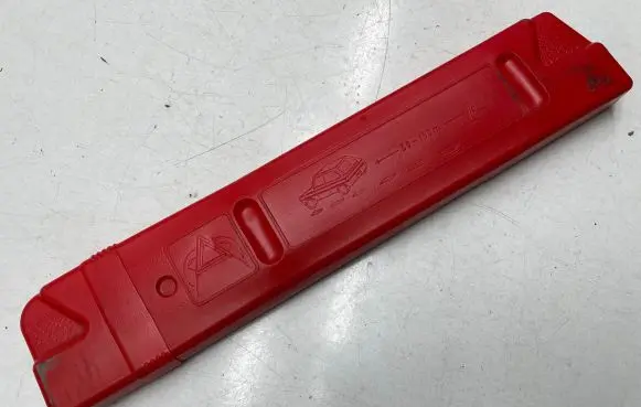 Nissan Juke I F15 Emergency warning sign 27R030512