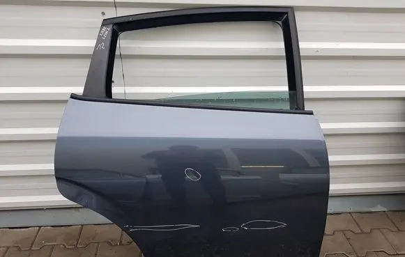 Seat Leon (1P) Rear door 