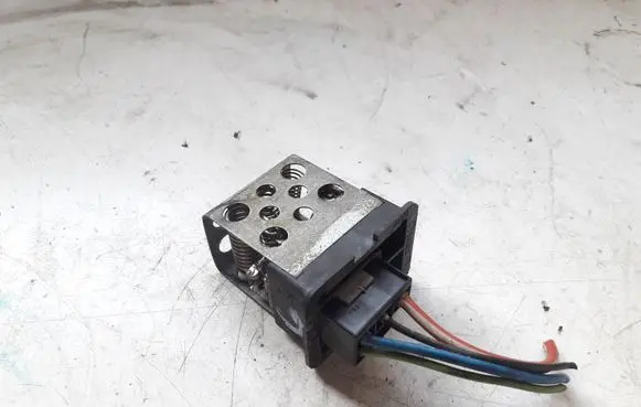 Opel Astra G Heater blower fan relay 90559834