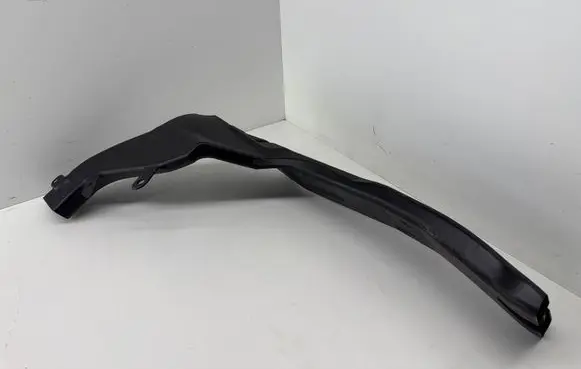 BMW X1 E84 Cabin air duct channel 5147