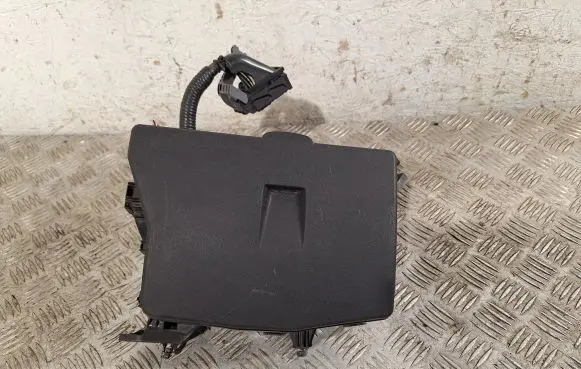 Toyota Auris 150 Fuse box set 8266202310 8274102050