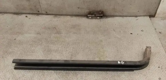 Chrysler Grand Voyager V Sliding door bottom rail 