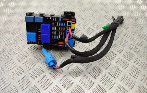 Renault Zoe Fuse module 243800453R