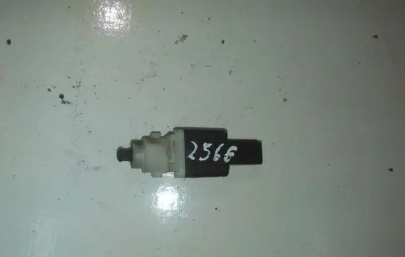Brake pedal sensor switch