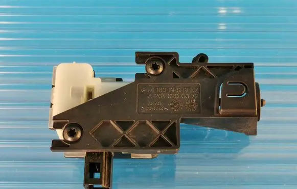 Mercedes-Benz E W212 Fuel tank cap lock A2048200072
