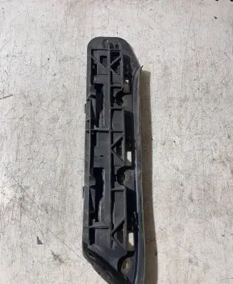 Volkswagen Touran I Front bumper mounting bracket 1T0807935