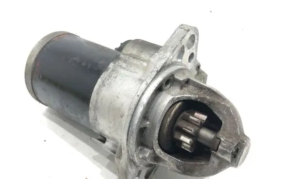 Subaru Outback Starter motor M000T20176