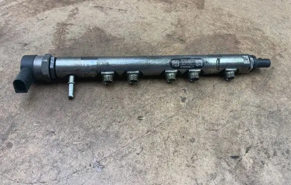 BMW 5 F10 F11 Fuel main line pipe 7809128 13537809128 13537800601