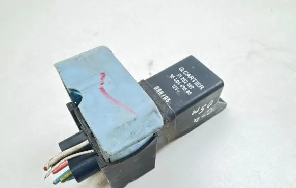 Citroen C4 I Glow plug pre-heat relay 9640469680 51252002
