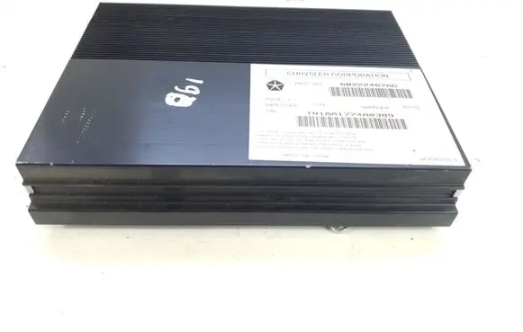 Dodge Challenger Sound amplifier 68222467AD 6822467AE