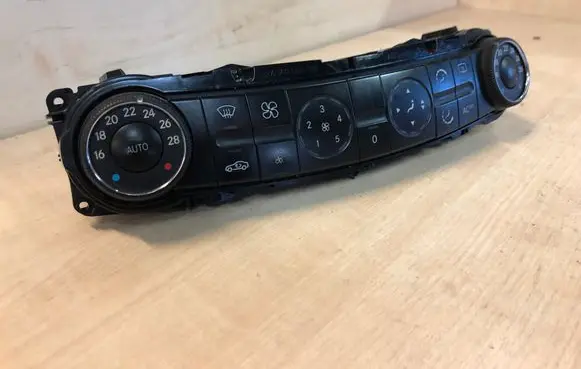 Mercedes-Benz E W211 Climate control unit 2118300385
