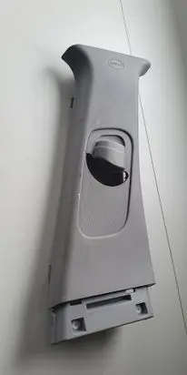 Hyundai i30 Seat belt trim 