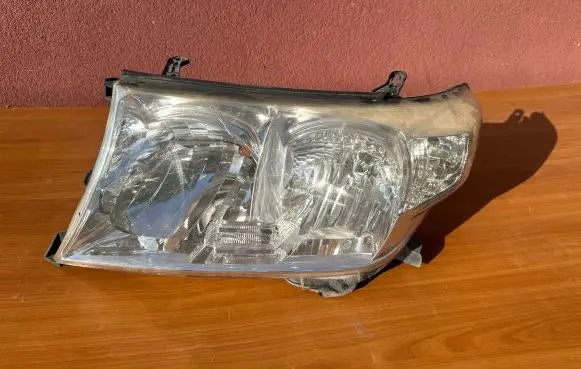 Toyota Land Cruiser (J200) Headlight/headlamp