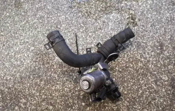 Mercedes-Benz E W212 Coolant heater control valve A6512000231