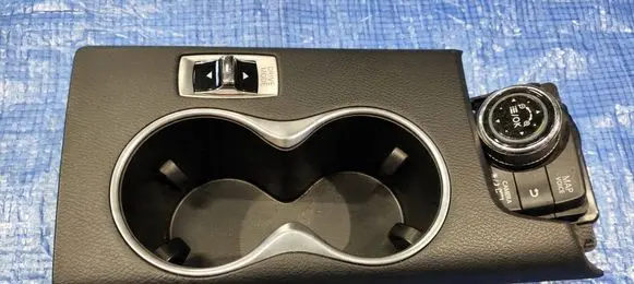 Infiniti Q50 Cup holder front 