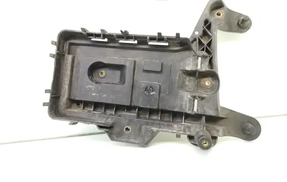 Volkswagen Jetta V Battery tray 1K0915333C