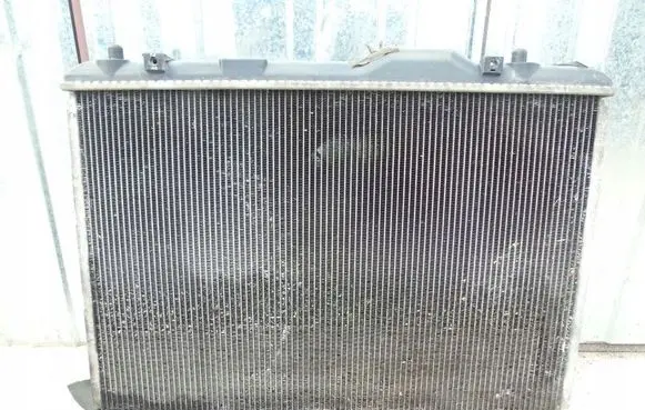 Suzuki Swift I Coolant radiator