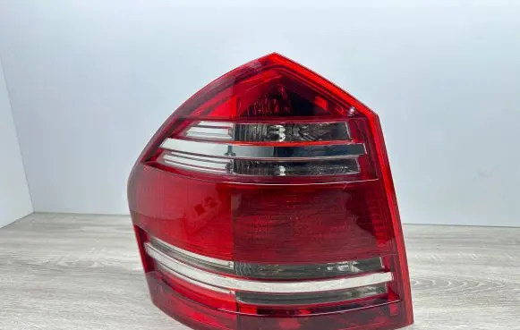 Mercedes-Benz GL X164 Rear/tail lights A1648200564 472001