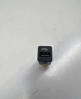 BMW 7 F01 F02 F03 F04 USB socket connector 9167196