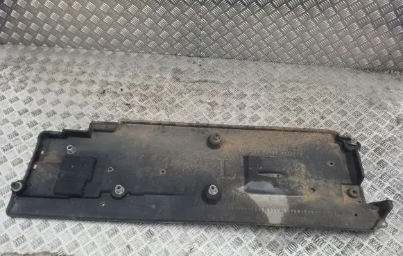 Toyota Avensis T270 Center/middle under tray cover 