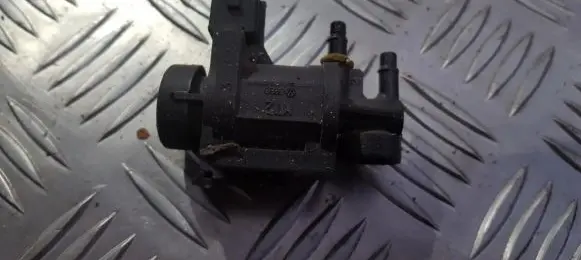 Volkswagen Golf III Turbo solenoid valve 1h0906283
