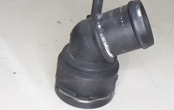 Volkswagen Golf V Engine coolant pipe/hose 6Q0122291E