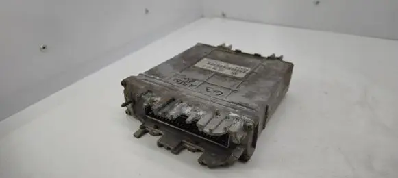 Volkswagen Golf III Engine control unit/module 028906021EF