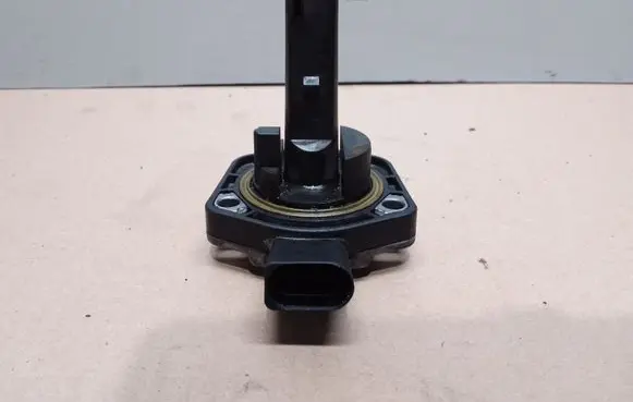 Audi A6 S6 C5 4B Oil level sensor 6PR00807902 1J0907660B