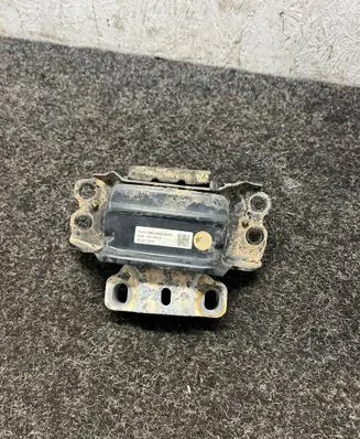 Volkswagen Touran III Engine mount bracket 5QA199555