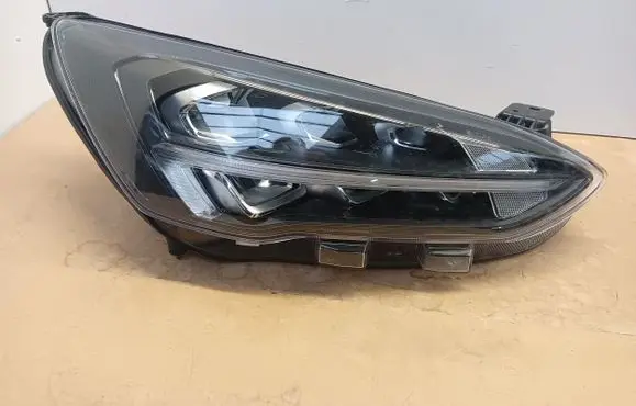Ford Focus Headlight/headlamp JX7B13E01CE