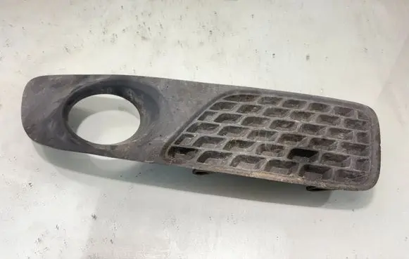 Volvo V70 Front fog light trim/grill 30678639