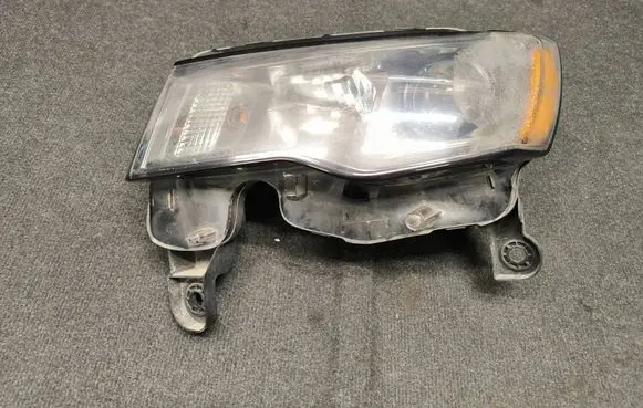 Jeep Grand Cherokee Headlight/headlamp 68266647AB T12027B 336150