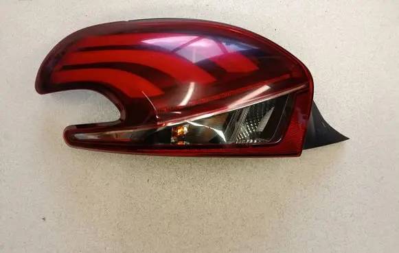 Peugeot 208 I Rear/tail lights 00197033
